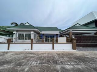 3 Bedrooms House in Ponthep 2 East Pattaya H011582