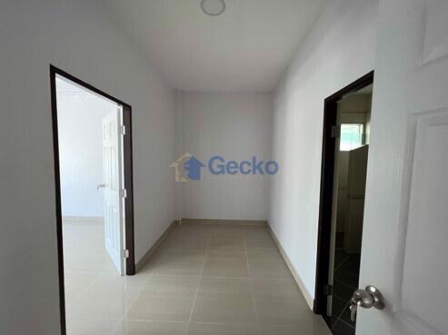 3 Bedrooms House in Ponthep 2 East Pattaya H011582