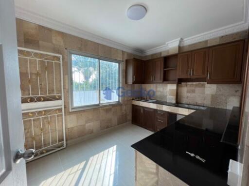 3 Bedrooms House in Ponthep 2 East Pattaya H011582