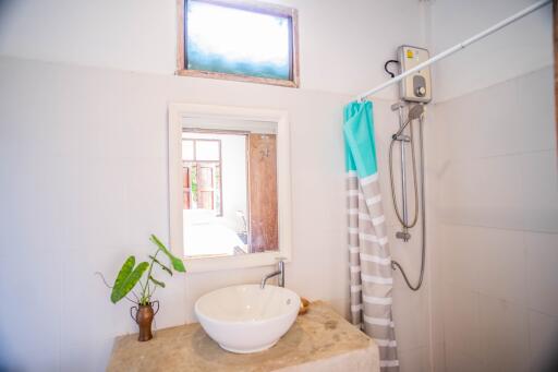 Bright and modern bathroom with natural light