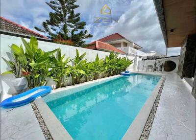 Modern Style 3-Bedroom Pool Villa in Bang Tao for Rent