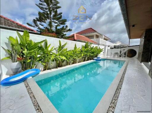 Modern Style 3-Bedroom Pool Villa in Bang Tao for Rent
