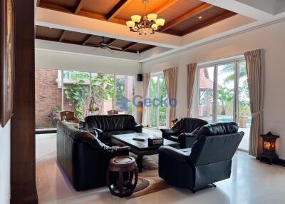 4 Bedrooms House in Phoenix Golf Course Huay Yai H011585