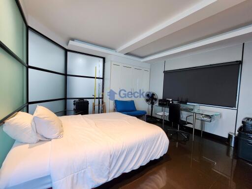 2 Bedrooms Condo in Grand View Condo Na Jomtien C011583
