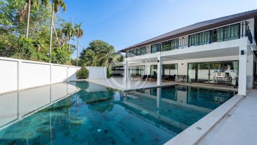 Standalone Large 5 Bedroom Villa in Cherngtalay