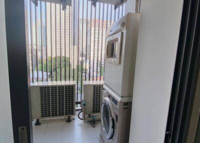 2-BR Condo at Domus Condominium near BTS Asok