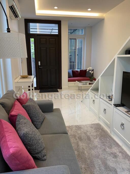 3-Bedrooms single House with Garden - Sukhumvit 55 (Thonglor)