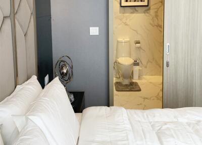Modern bedroom with en-suite bathroom
