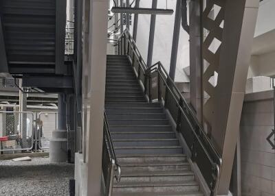 Entrance to the Phahana Metro Station with stairs