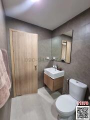 Modern bathroom with elegant finishes