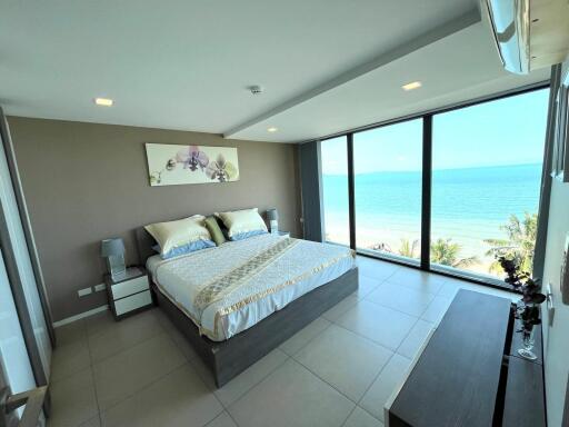 Ocean view bedroom with modern design