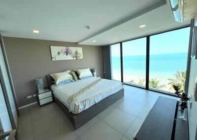 Ocean view bedroom with modern design
