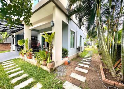 3-bedroom house for sale within Pattanakarn residential area