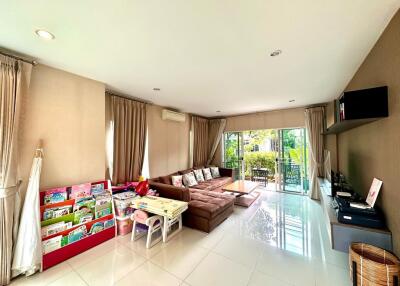 3-bedroom house for sale within Pattanakarn residential area