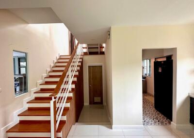 3-bedroom house with garden for sale within Pattanakarn residential area