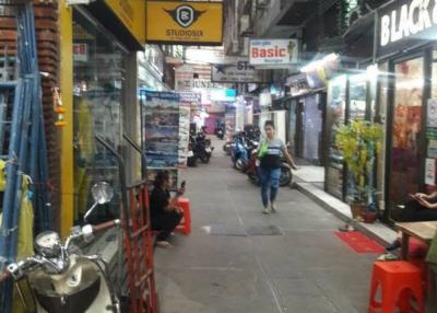 7  Storey Retail Building For sale in Pratunam