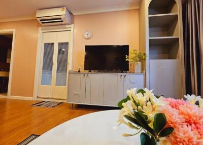 Lumpini Suite  Charming 2 Bedroom Condo in Phrom Phong