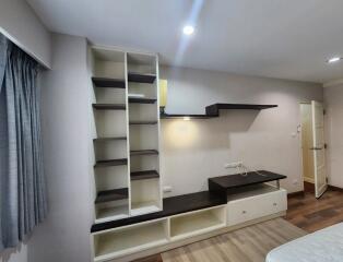 Le Premier 1  Renovated 2 Bedroom Condo in Central Asoke