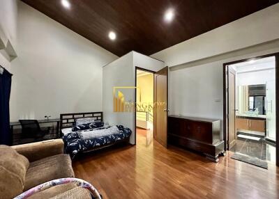 Lotus Point  Wonderful 4 Bedroom Townhouse For Rent in Ekkamai
