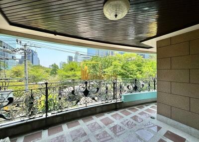 NS Park | Superb 3 Bedroom Condo in Phrom Phong