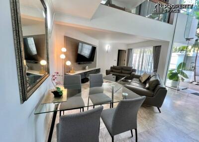 3 Bedrooms Duplex In The Monte Carlo Pattaya For Rent