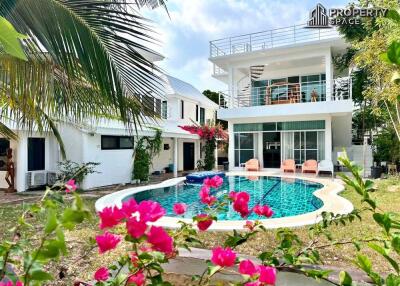 6 Bedroom Luxury Pool Villa In Huai Yai Pattaya For Rent