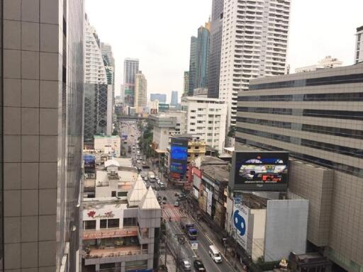 Large Condo Asoke Sukhumvit 21