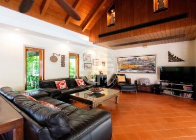 4+2 Bedrooms Modern Thai Style villa with Separate Summer House  in Nai Harn