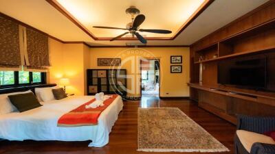 4+2 Bedrooms Modern Thai Style villa with Separate Summer House  in Nai Harn