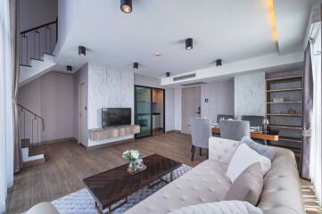 3 bed Duplex in The Unique Sukhumvit 62/1 Phrakhanong District D020960