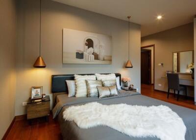 4 Bedroom modern luxury property in Palm Springs village