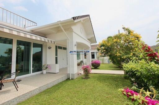 Modern Pool villa Wararom Khao Tao for sale