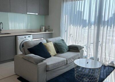 1-BR Condo at Rhythm Sukhumvit 36-38 near BTS Thong Lor