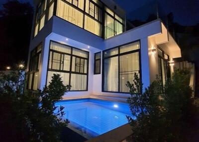 Modern 2 Bedroom Pool Villa in Kamala for Rent