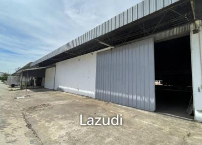 Warehouse for rent on main road in Nakhonratchasima Centre