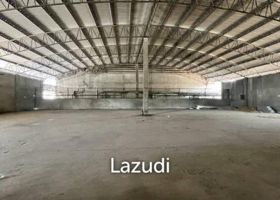 Warehouse for rent on main road in Nakhonratchasima Centre