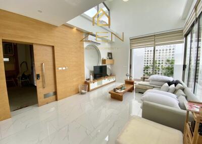 Luxury Pool Villa 3 Bedrooms in Thalang for Rent