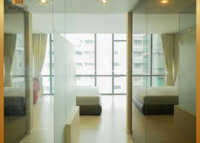 Sale The Room Sukhumvit 21 luxury condo in the heart of Asoke near BTS and MRT fully furnished