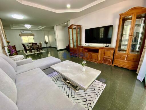 4 Bedrooms House in Baan Chalita Na Kluea H011594