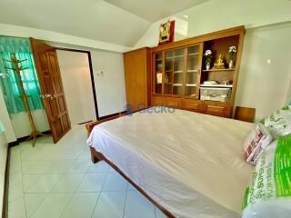 3 Bedrooms House in Baan Chalita Na Kluea H011593