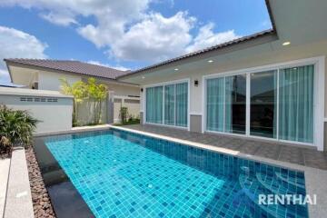 Ready to move in Luxury Pool Villa Pattaya