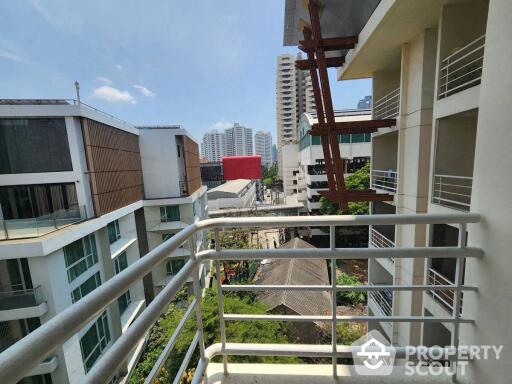 3-BR Condo at The Amethyst Sukhumvit 39 near BTS Phrom Phong