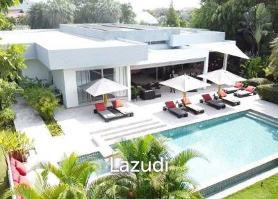 BAAN ING PHU : Designer and immaculate 8 Bed Pool Villa Estate.