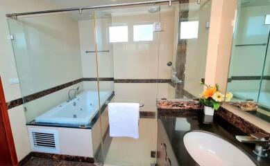 For Rent Bangkok Condo Piyathip Place Sukhumvit 39 BTS Phrom Phong Watthana