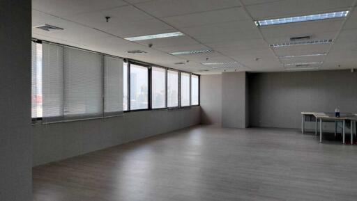 For Sale and Rent Bangkok Office Rama 4 MRT Lumpini Bang Rak