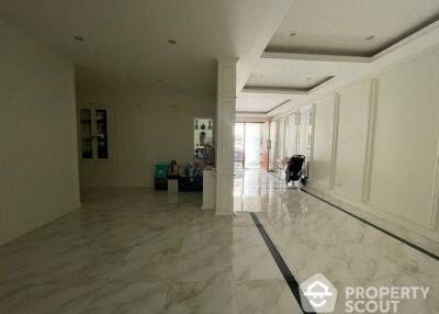 5-BR House in Bang Kho Laem