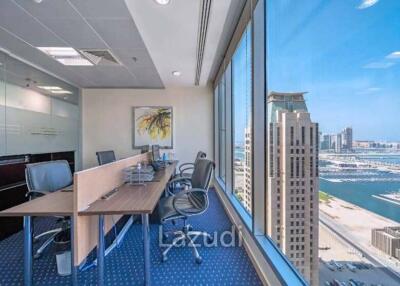 249 قدم مربع مكتب مدرجة بسعر AED 8,000./شهر