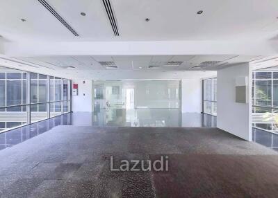 17,826 قدم مربع مكتب مدرجة بسعر AED 304,000./شهر