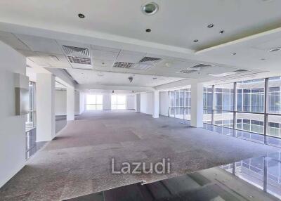 17,826 قدم مربع مكتب مدرجة بسعر AED 304,000./شهر