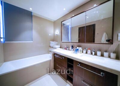 2,121 قدم مربع, 3 أسرة, 3 حمامات شقة مدرجة بسعر AED 7,000,000.